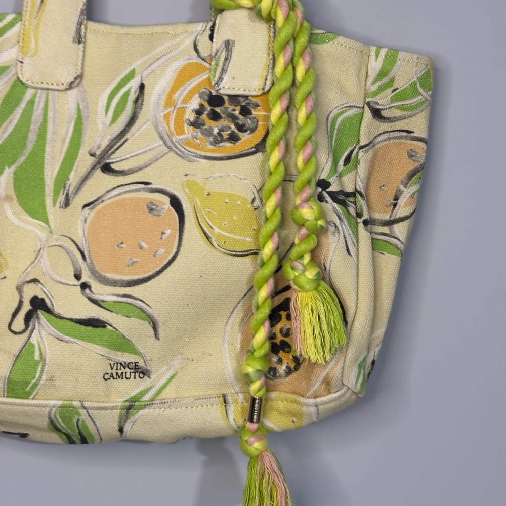 Vince Camuto Orla Tote in Lemon Print Resort Beach Summertime - Picture 5 of 7